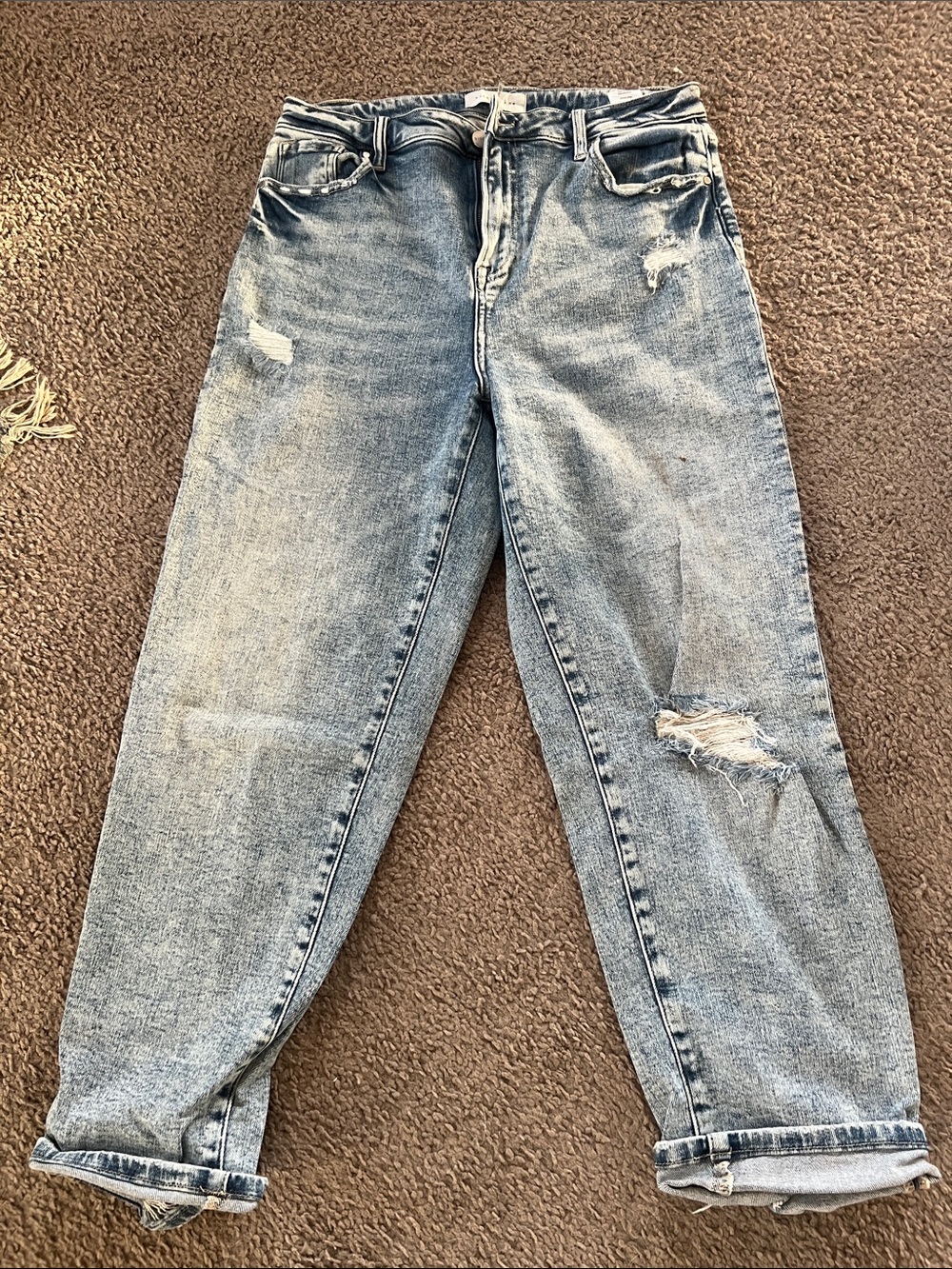 Classic Light Blue Boyfriend Jeans with Distressed Detail